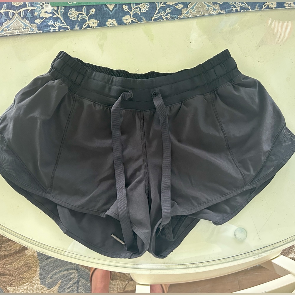 Lululemon Hotty Hot High-Rise Lined Short 2.5"